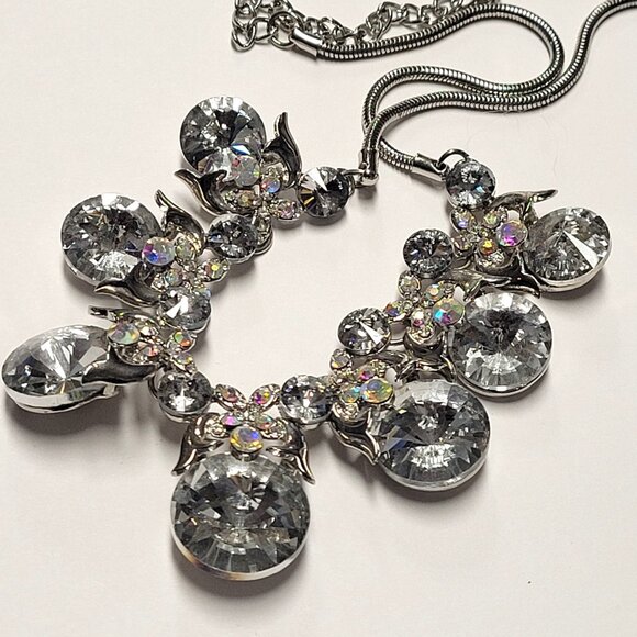 Vintage Clear Crystal Rhinestones Silvertone Necklace - Picture 4 of 12